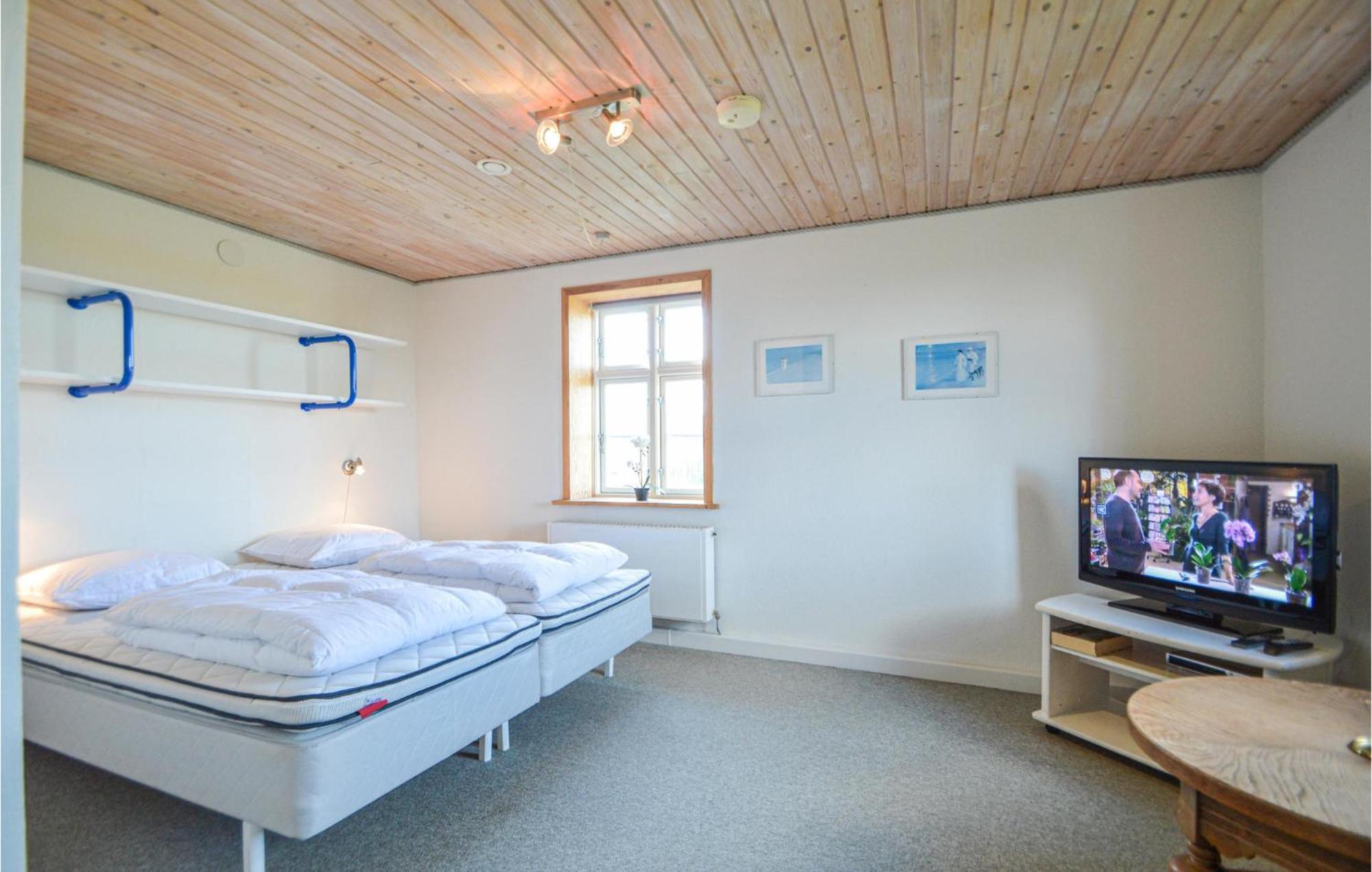 Awesome Home In Bredebro With Kitchen Ballum エクステリア 写真