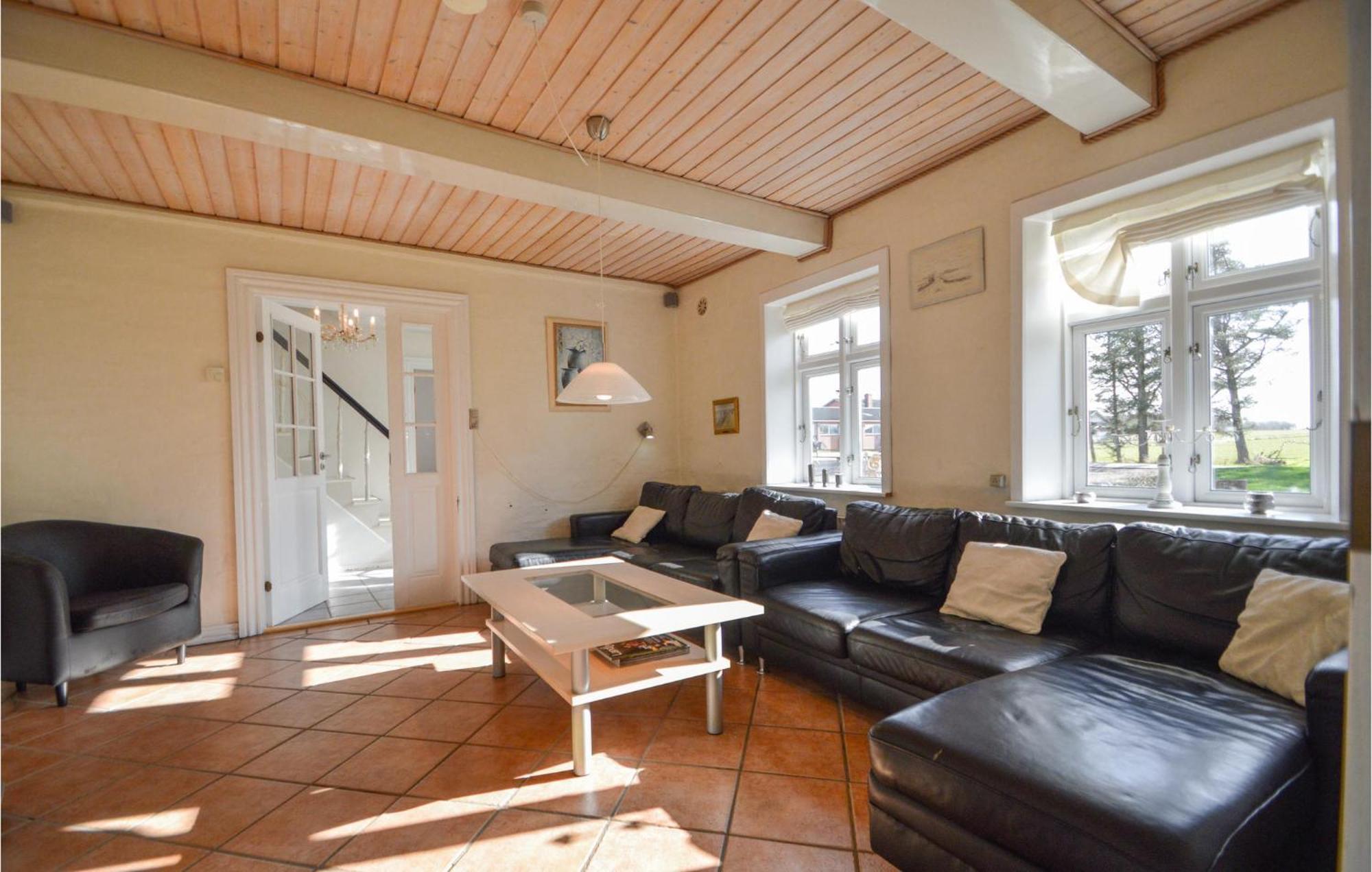 Awesome Home In Bredebro With Kitchen Ballum エクステリア 写真