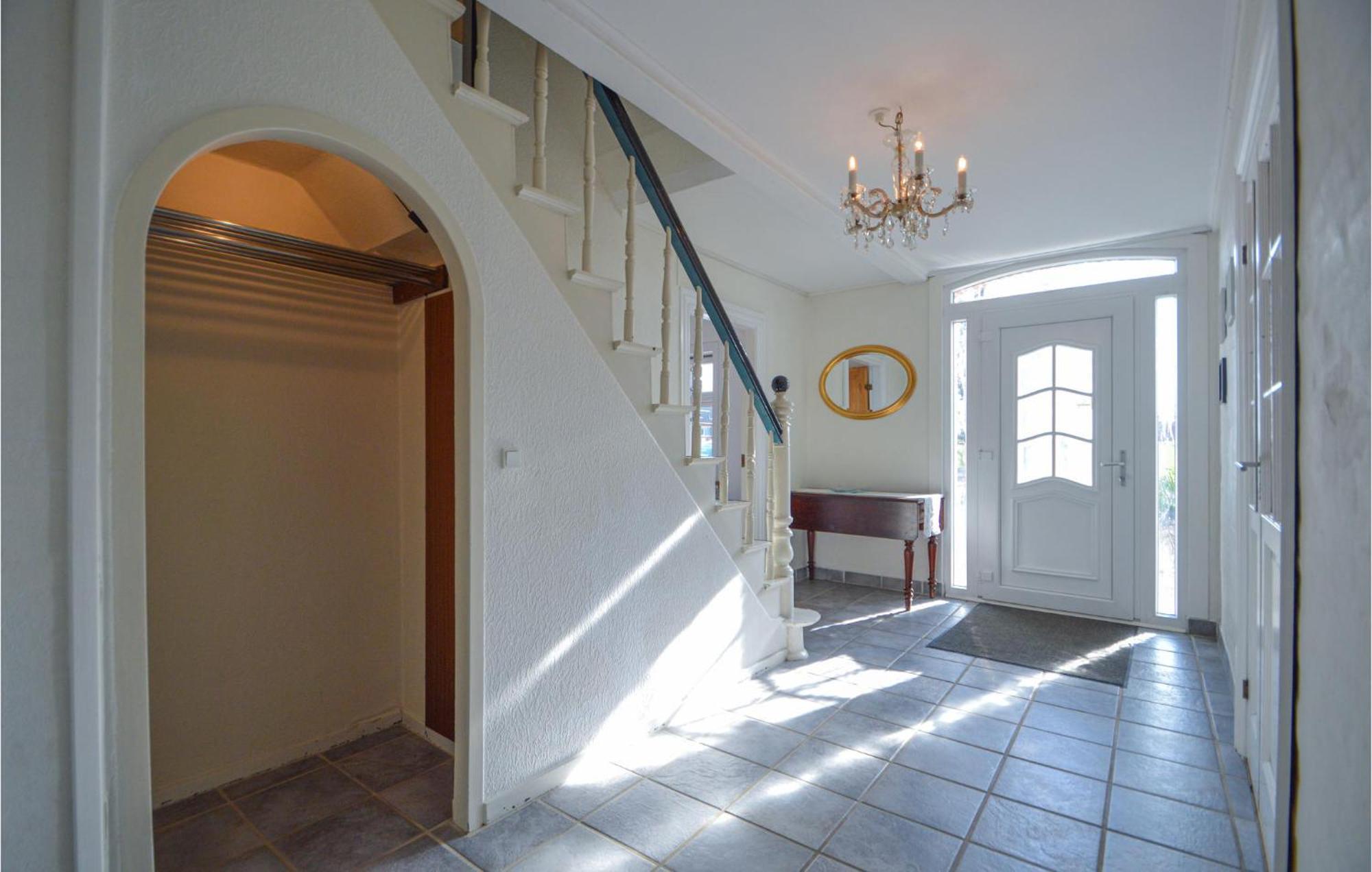Awesome Home In Bredebro With Kitchen Ballum エクステリア 写真
