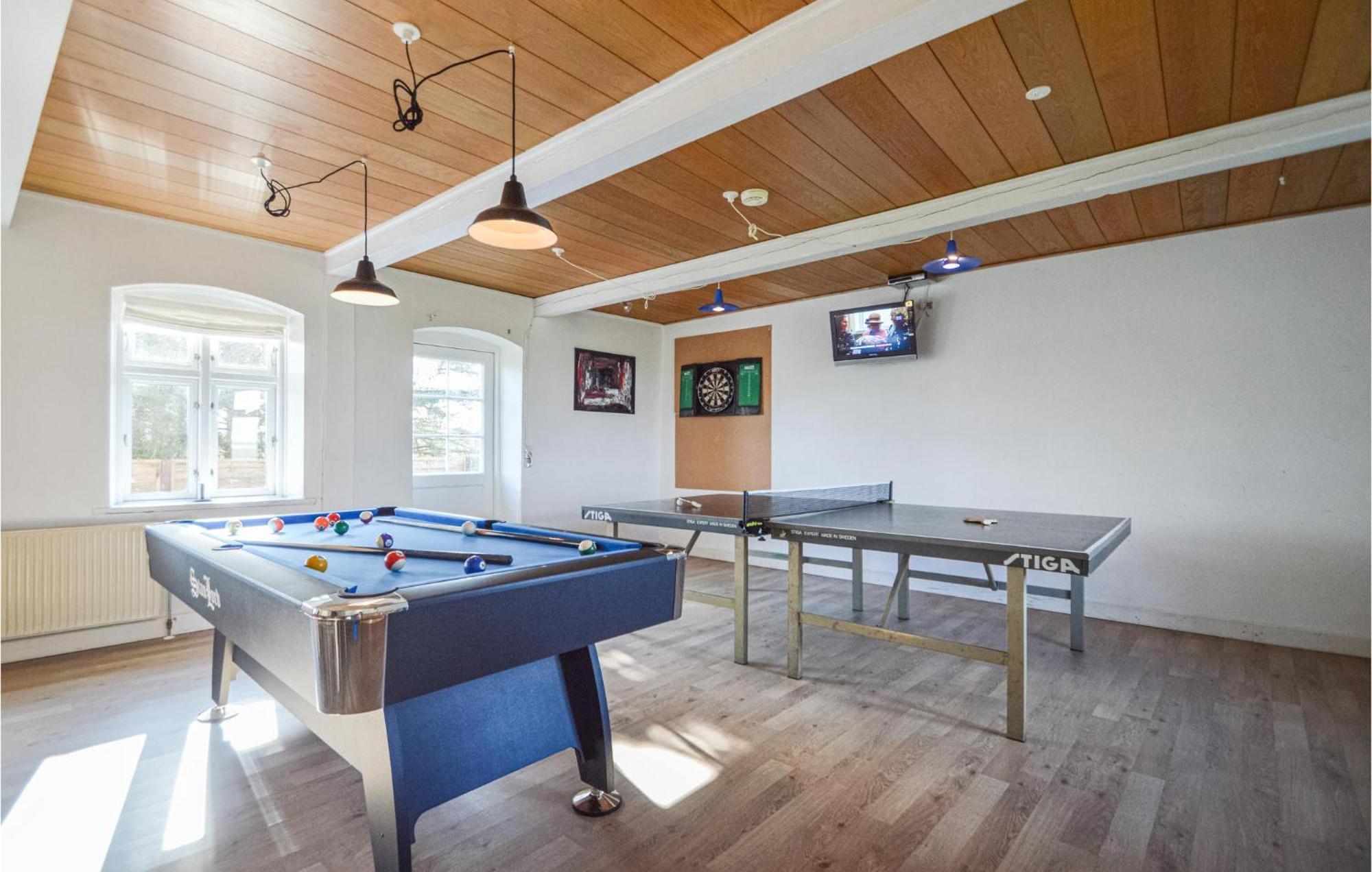 Awesome Home In Bredebro With Kitchen Ballum エクステリア 写真