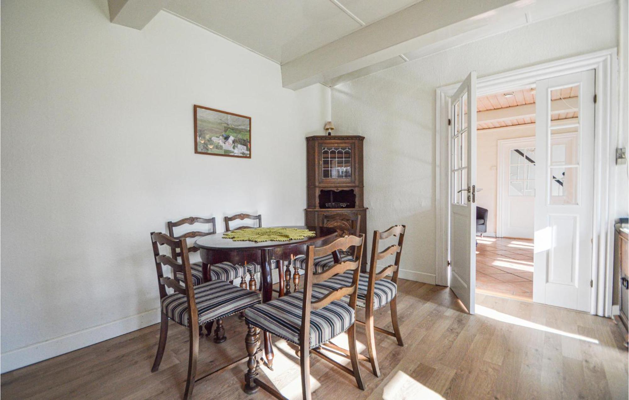 Awesome Home In Bredebro With Kitchen Ballum エクステリア 写真